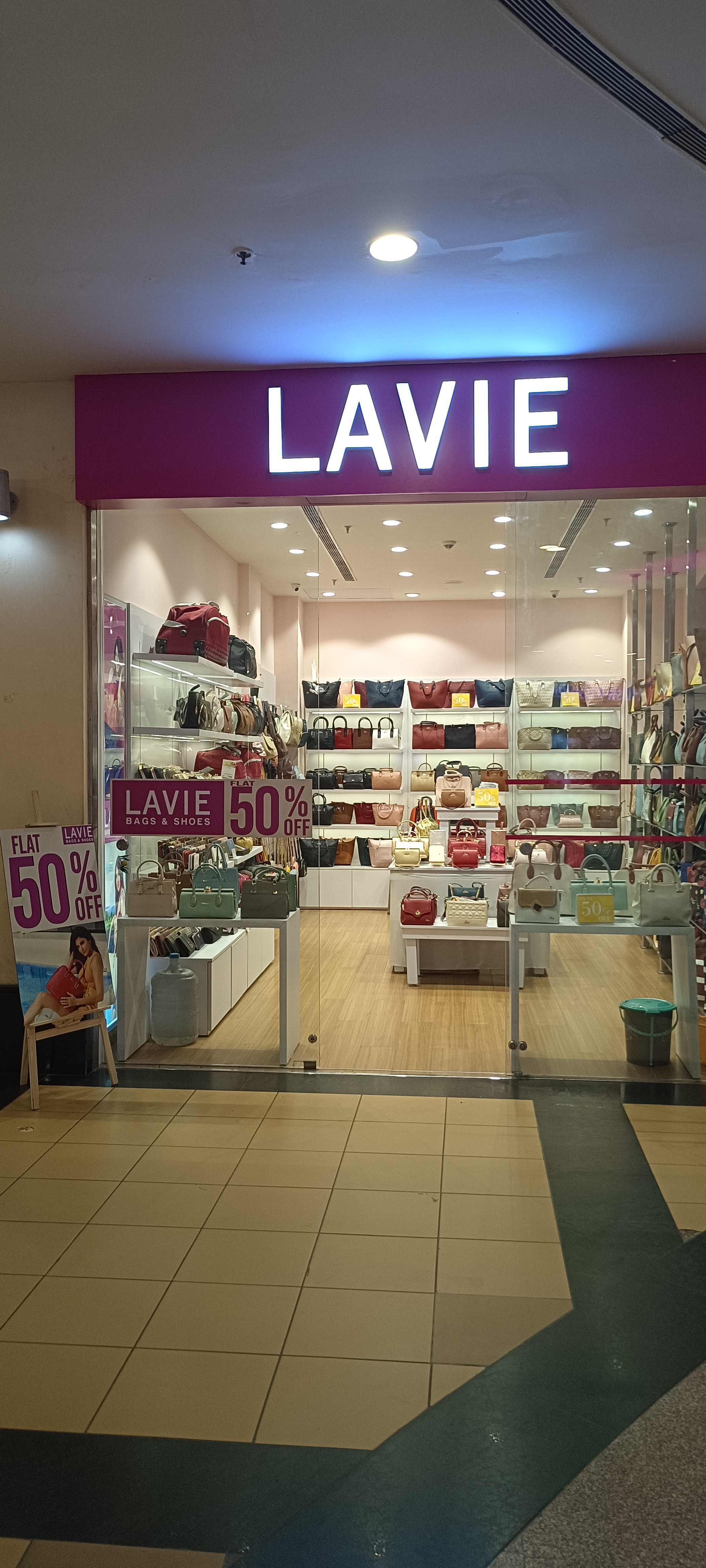 Lavie bags best sale showroom near me